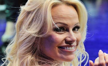 Absolútne bez mejkapu! Herečka Pamela Anderson svojím prirodzeným vzhľadom OHROMILA celý svet, prečo sa prestala líčiť?