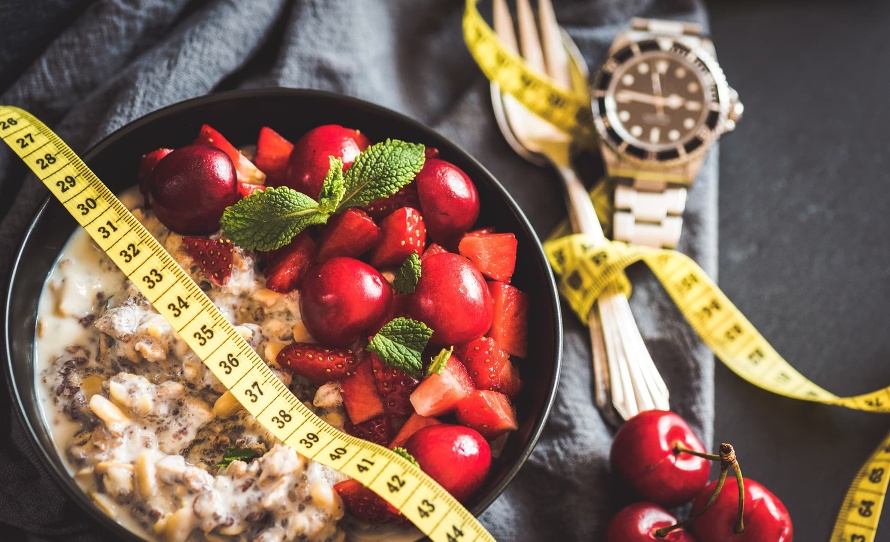 Neschudnete viac ani si zdravotne neprilepšíte. Štúdie zistili, že prerušovaný pôst nie v porovnaní s klasickým obmedzením príjmu kalórií ...
