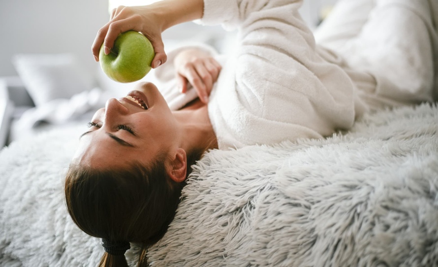 Sladučké, chrumkavé a voňavé jablko ponúka nespočetné množstvo zdraviu prospešných benefitov. Odhaľte najzásadnejšie z nich.