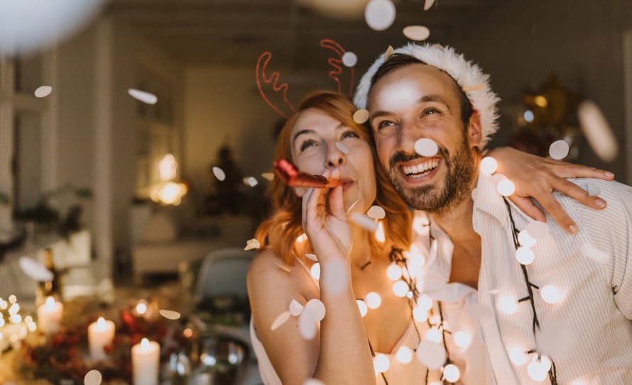 Koniec roka prináša stretnutia s rodinou, kamarátmi. Aj flirtovanie je dovolené, hoci trvalé vzťahy z toho nebudú. Užite si posledný ...