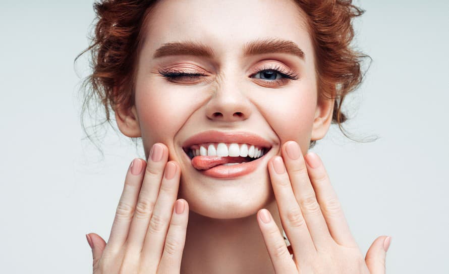 Roky vás trápi estetika vašich zubov? Len tri návštevy u zubára môžu vyriešiť vaše problémy s nedokonalým úsmevom!