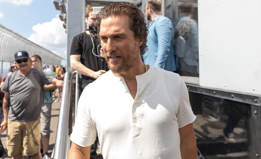 Hollywoodsky herec Matthew McConaughey (53) prezradil intímne až neuveriteľné udalosti zo života svojej najbližšej rodiny.
