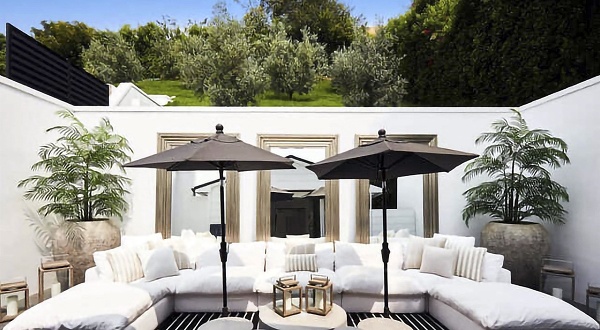 Pohľad do Rihanninho domu za 13,8 milióna dolárov v Beverly Hills.