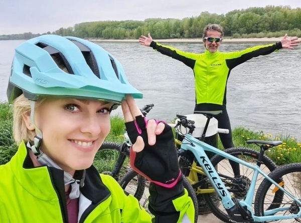 Monika s manželom Jarom na bicykloch