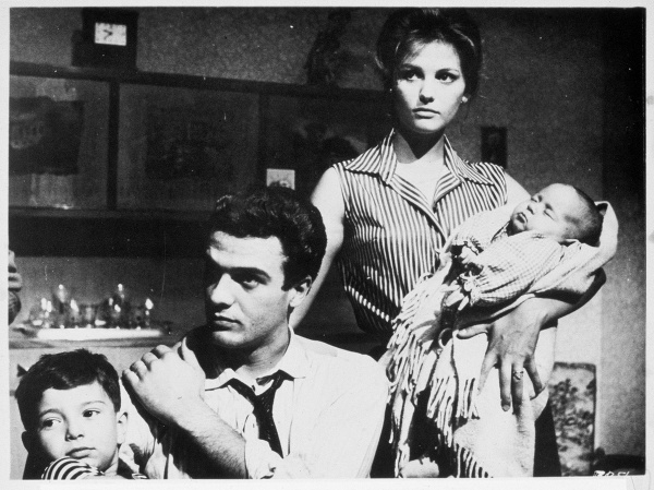 Po úspechu vo filme Luchina Viscontiho Rocco a jeho bratia prevalcoval rebríčky obľúbenosti.