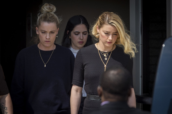 Amber Heard po vynesení rozsudku.