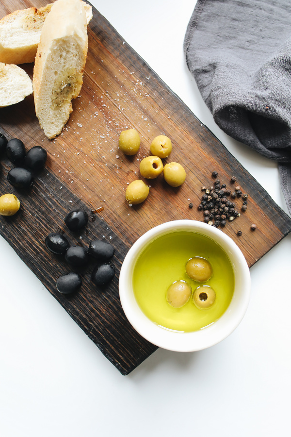 Kvalitný olivový olej je neodmysliteľnou súčasťou talianskej kuchyne.