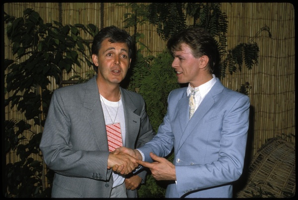 13/07/1985 Live Aid, Wembley Arena - Backstage Paul McCartney a David Bowie 