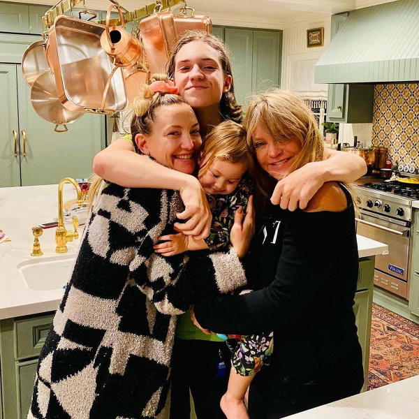 Kate Hudson s deťmi a mamou Goldie Hawn