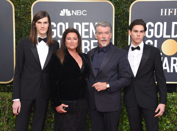 Dylan Brosnan, Keely Shaye Smith, Pierce Brosnan a Paris Brosnan
