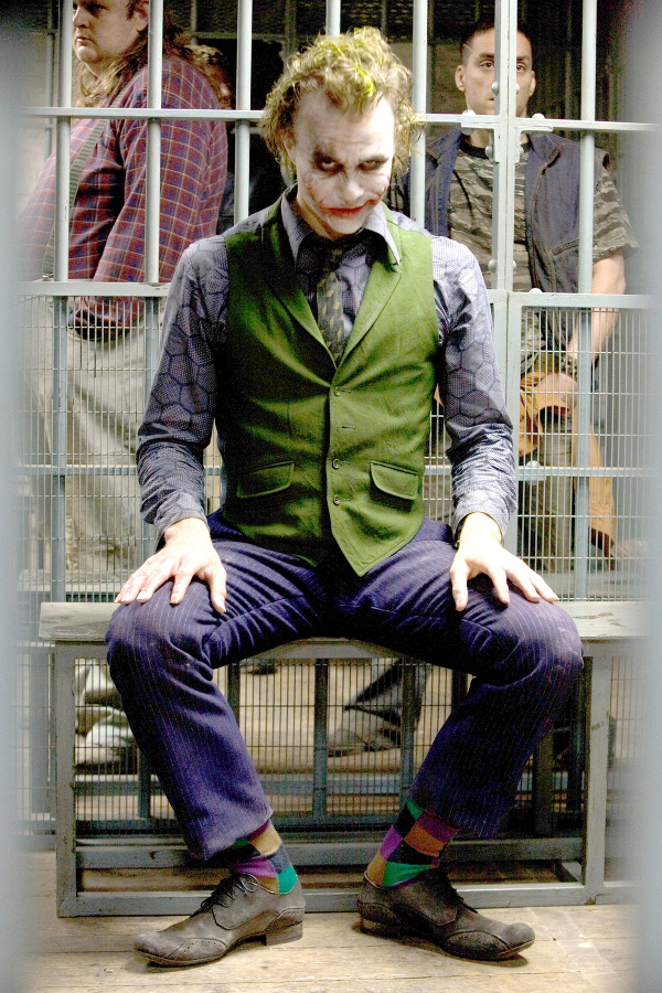 V rámci príprav na úlohu Jokera sa zamkol v hotelovej izbe, kde na sebe tvrdo pracoval.