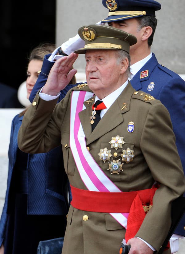 Juan Carlos počas vojenskej prehliadky v kráľovskom paláci v Madride (2014).