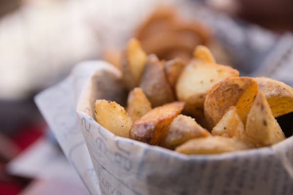  Zvyšky zemiakov radšej ohrejte v plynovej/elektrickej rúre.