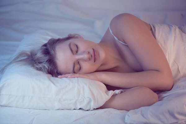 Nedostatok spánku ovplyvňuje aj vaše výkony vo fitku.