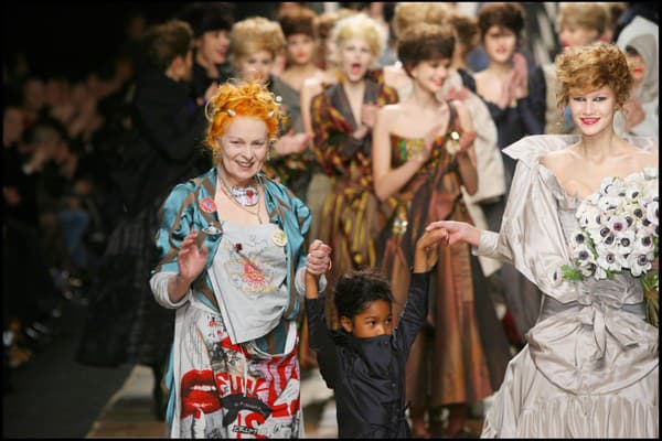 Svet módy utrpel mimoriadnu stratu, keď koncom decembra zomrela Vivienne Westwood vo veku 81 rokov. 
