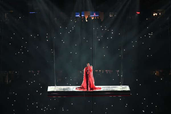 Rihanna počas Super Bowl (2023)