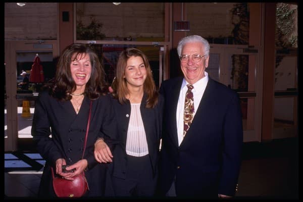 Sandra s rodičmi na premiére filmu Kým si spal (1995)