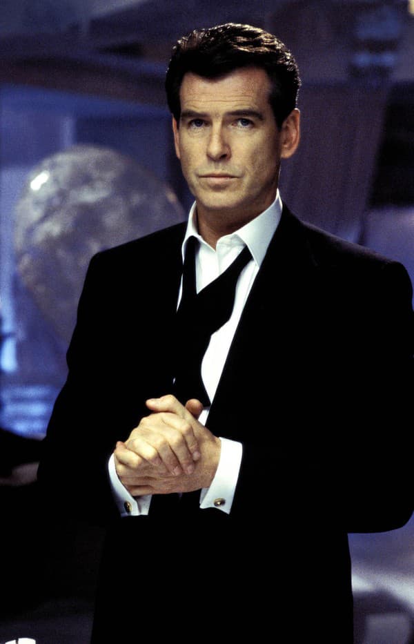 Pierce Brosnan ako James Bond