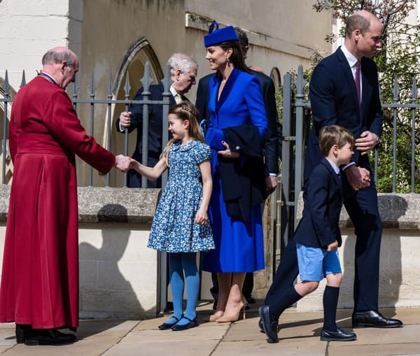 Kráľovská rodina sa zúčastnila veľkonočnej bohoslužby. 