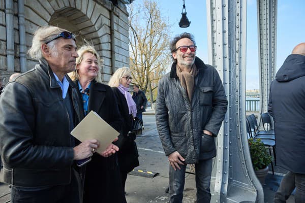 Paul Belmondo s manželkou Luanou a Anthonym Delonom.