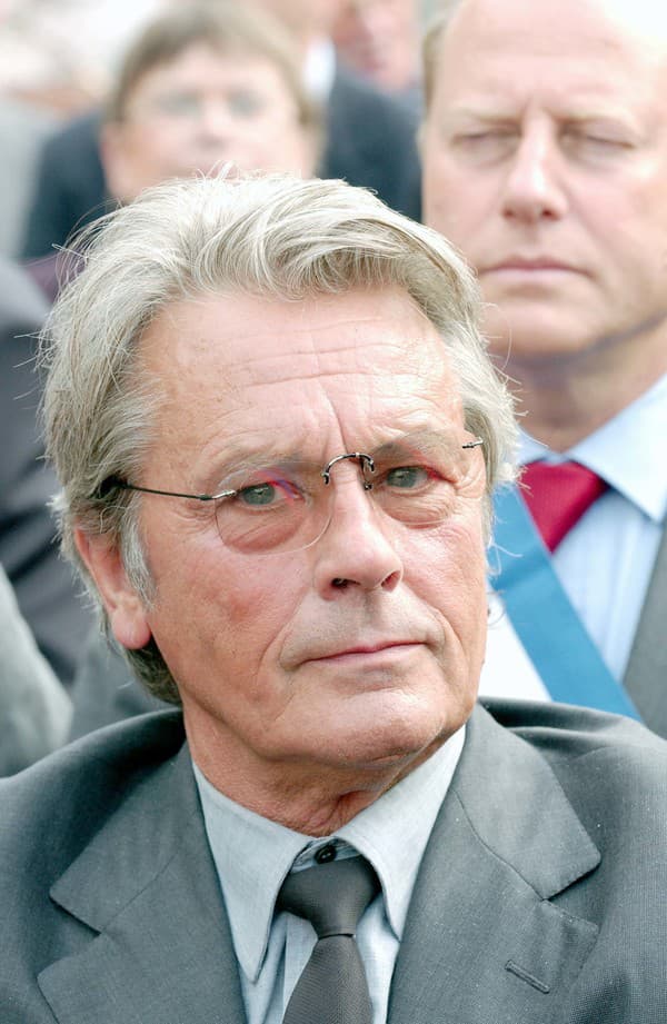  Alain Delon 