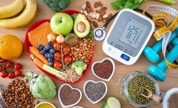 Zloženie jedálnička a životný štýl zohrávajú dôležitú úlohu pri predchádzaní vysokého krvného tlaku. 