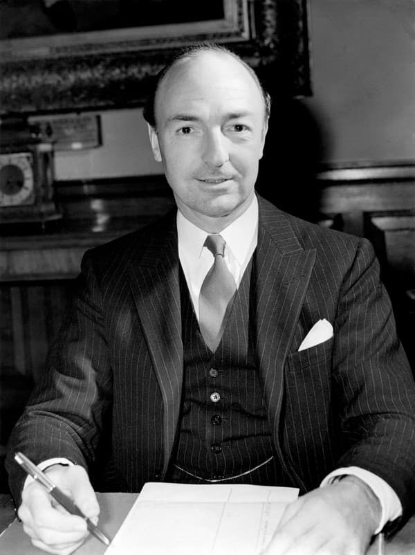 John Profumo morálne zlyhal.