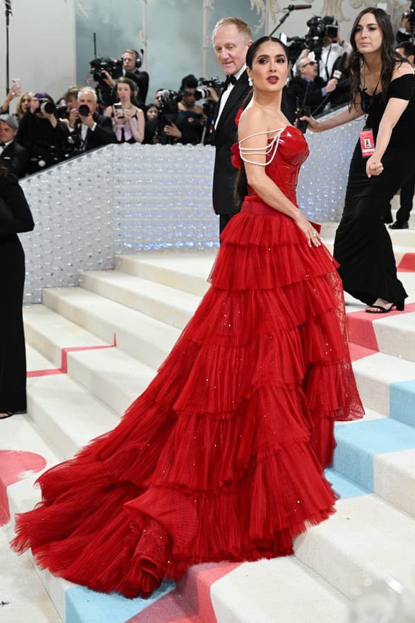 Salma Hayek MET GALA 2023