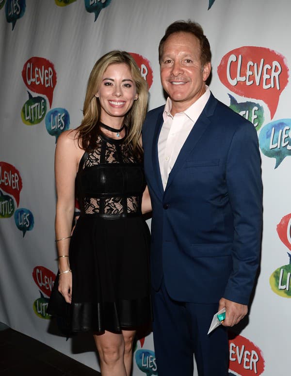 Steve Guttenberg s manželkou Emily Smith