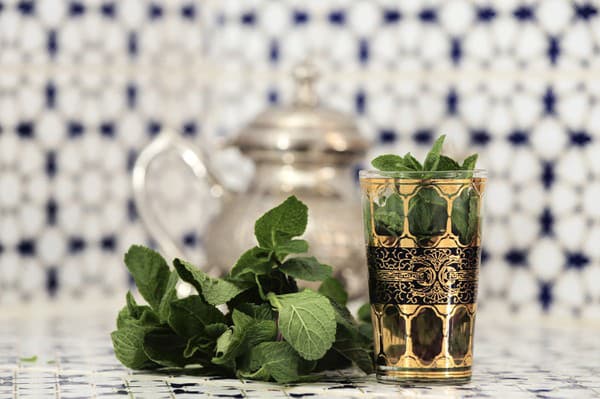 Denná dávka marockého čaju sú 2-3 šálky. 