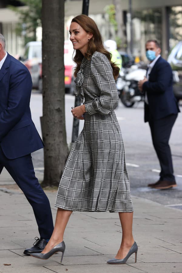 Kate je známa tým, že zachytáva aktuálne módne trendy a elegantne ich implementuje. 