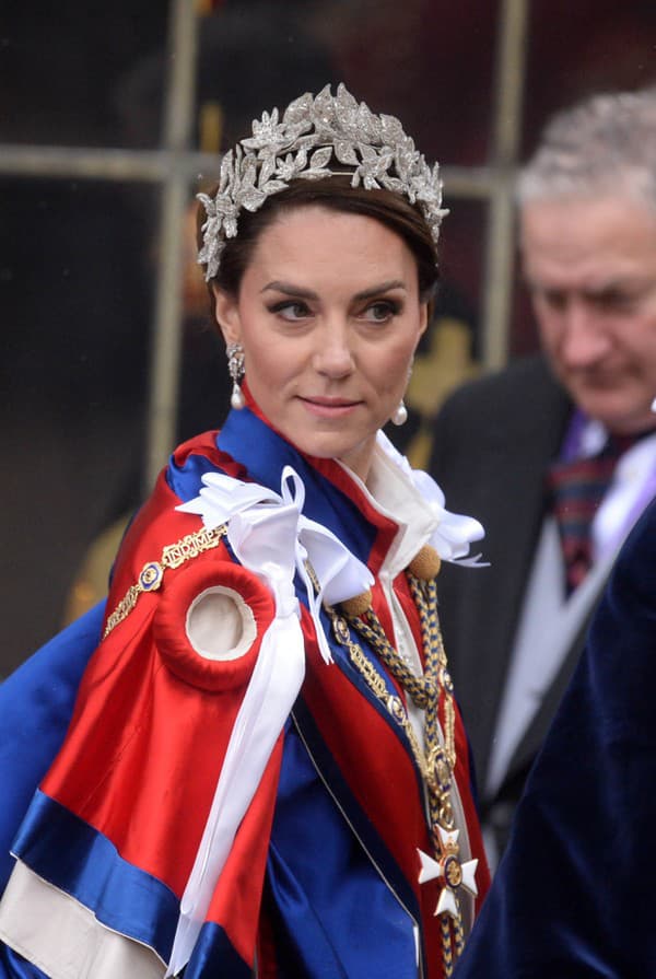 Princezná Kate sa počas korunovácie kráľa Karola III. prezentovala v honosnom rúchu.