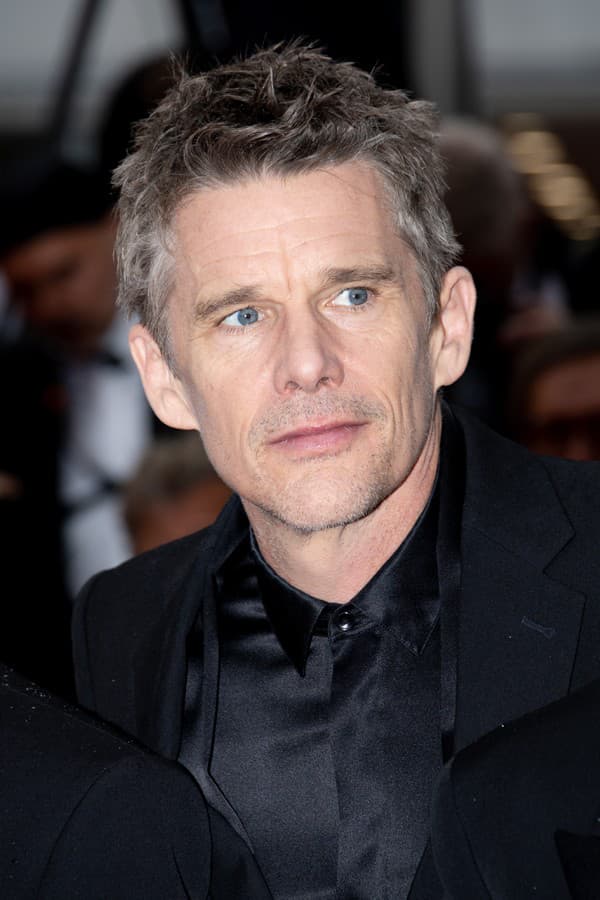 Ethan Hawke ovládol Cannes novým imidžom.