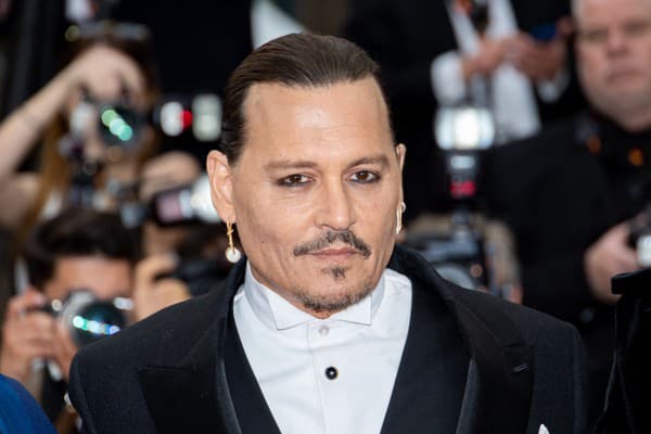 Johnny Depp opäť v centre pozornosti.