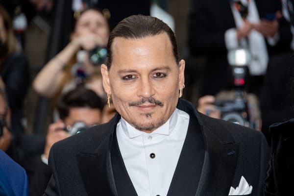 Johnny Depp opäť v centre pozornosti.