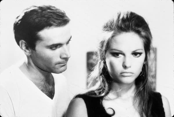 Claudia Cardinale a Franco Nero vo filme Deň sovy, 1968. 