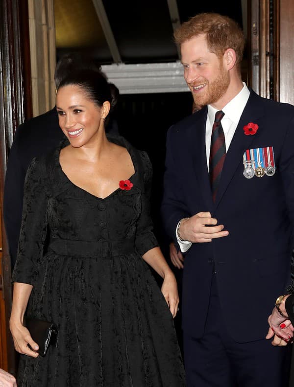 Manželstvo Harryho a Meghan neustále rozdeľuje spoločnosť. 