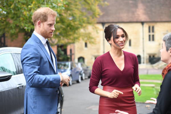 Manželstvo Harryho a Meghan neustále rozdeľuje spoločnosť. 