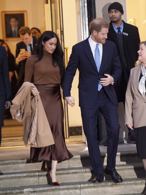 Manželstvo Harryho a Meghan neustále rozdeľuje spoločnosť. 