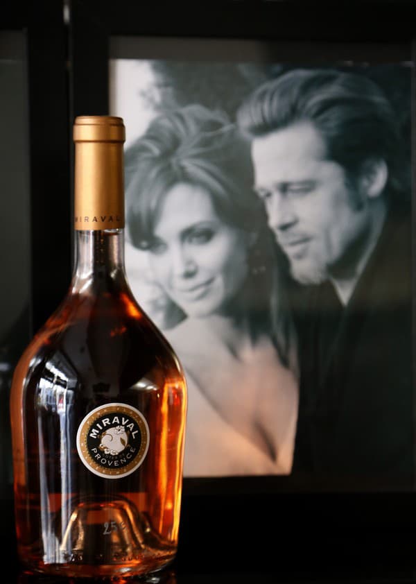 Angelina Jolie s Bradom Pittom hodili na trh kvalitné víno ešte v časoch šťastného manželstva.