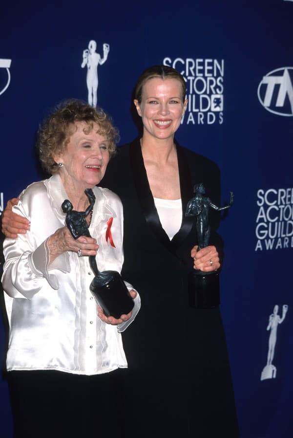 Gloria Frances Stuart s Kim Basinger