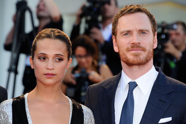 Manželia Michael Fassbender a Alicia Vikander.