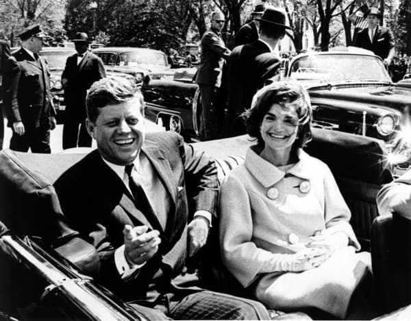 Prezident USA, John Fitzgerald Kennedy so svojou manželkou Jacqueline Kennedy.