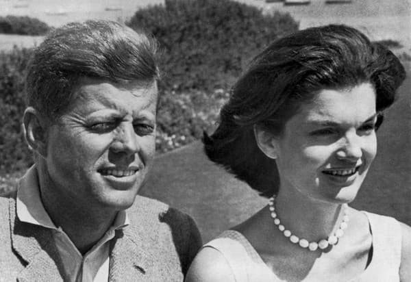 Prezident USA, John Fitzgerald Kennedy so svojou manželkou Jacqueline Kennedy.