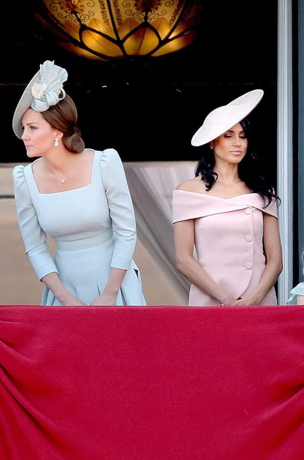 Vzťah Kate a Meghan mal byť komplikovaný už od samého začiatku. 