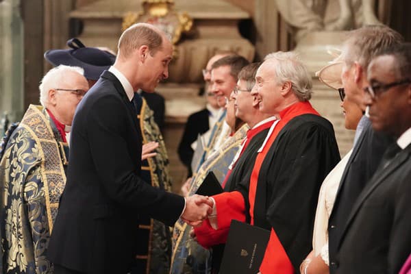 Princ William si po smrti svojho otca prevezme kráľovskú korunu.