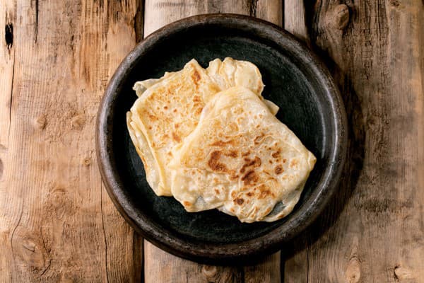 Roti canai sa pripravuje najmä v Indii, Bruneji, Indonézii, Malajzii, Singapure a Thajsku.