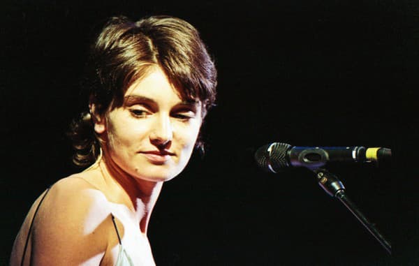Časopis Rolling Stone ju v roku 1991 vyhlásil za umelkyňu roka.
