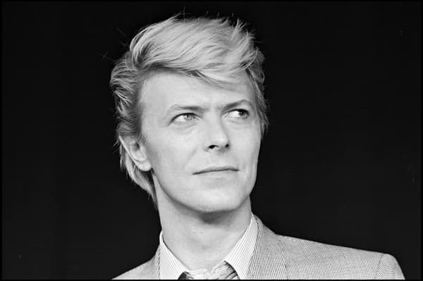 David Bowie je pýchou Angličanov aj dávno po svojej smrti.