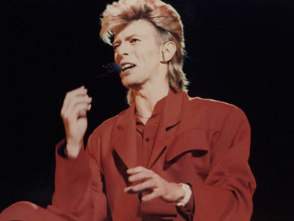 David Bowie je pýchou Angličanov aj dávno po svojej smrti.